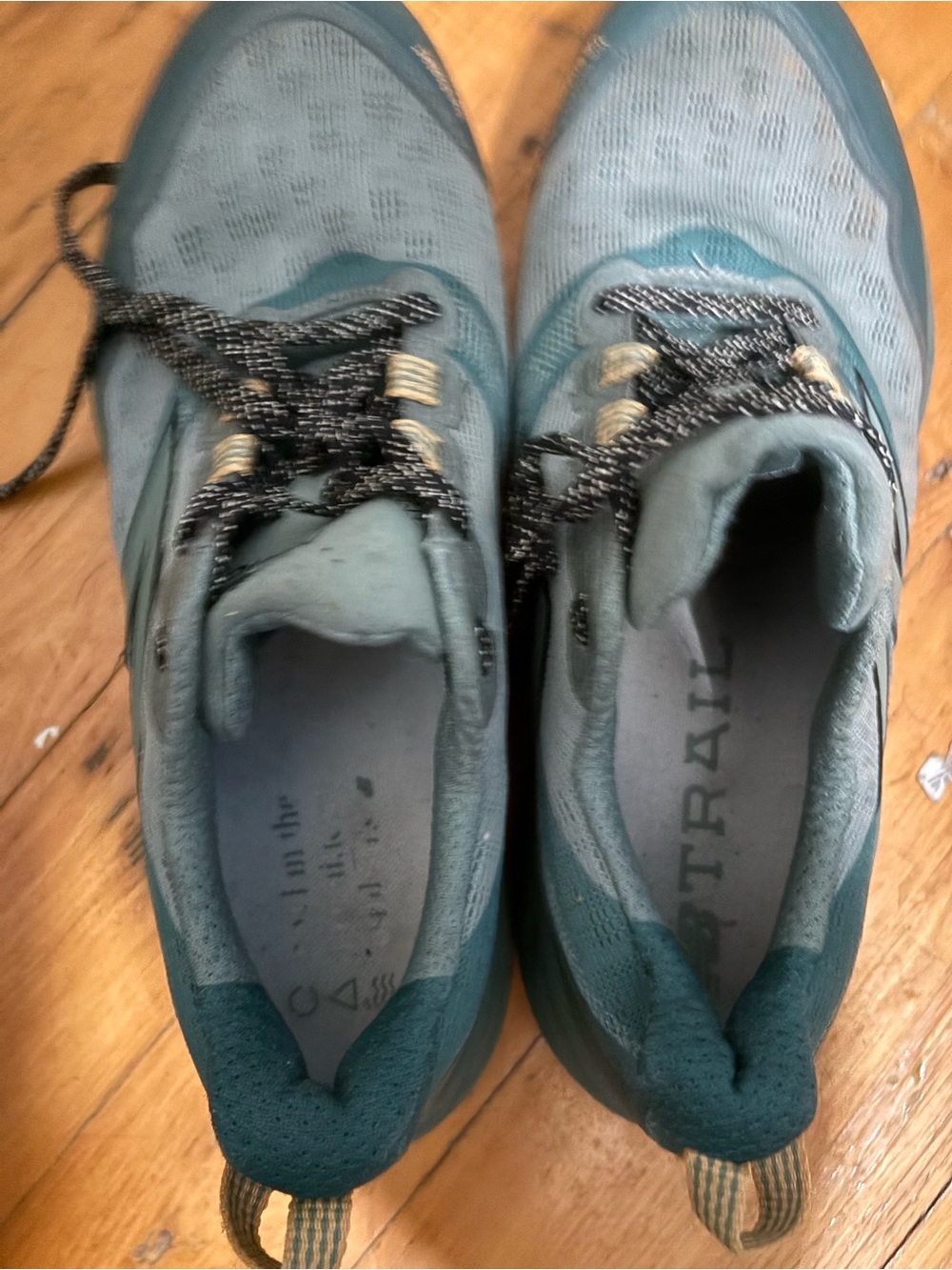New Balance Trail Runner Teal and Black Lace-Up Sneakers - Picture 4 of 8